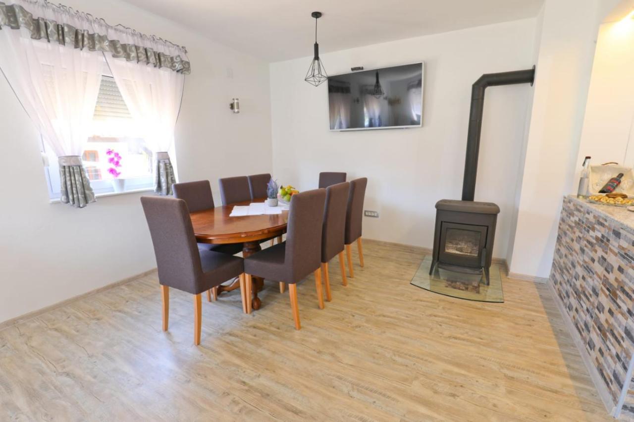 Apartman Teo &Tena Otočac Exteriér fotografie