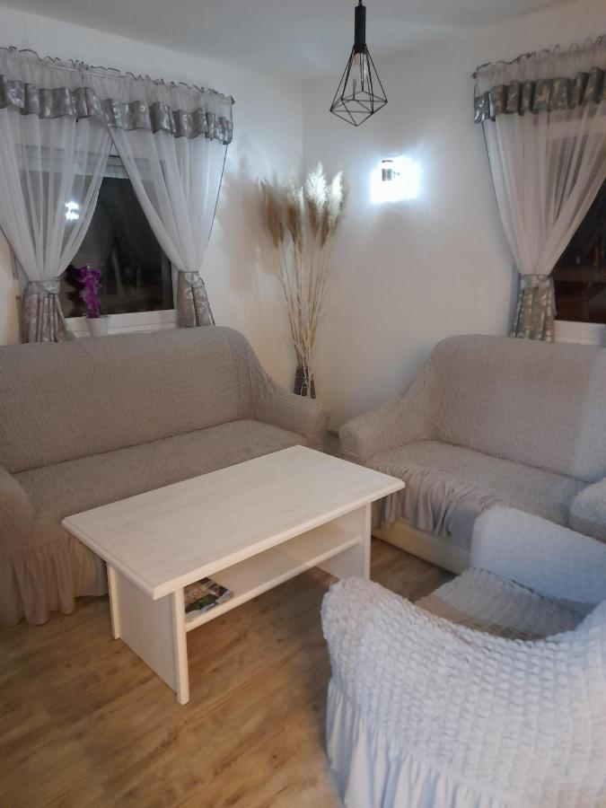 Apartman Teo &Tena Otočac Exteriér fotografie