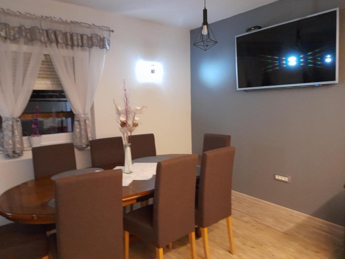 Apartman Teo &Tena Otočac Exteriér fotografie